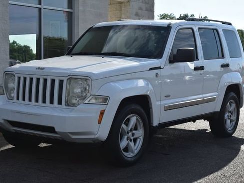 Used 2012 Jeep Liberty Sport AWD/4WD image 43