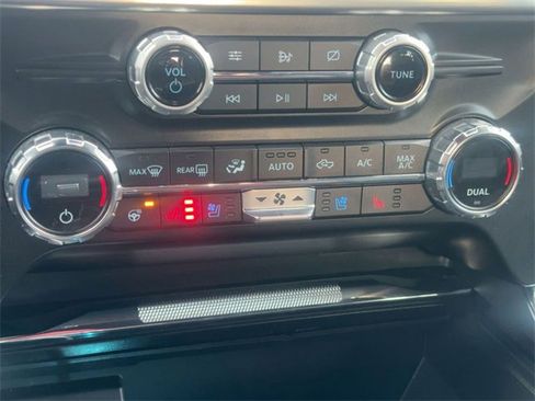 Used 2021 Ford F150 Lariat w/ Equipment Group 502A High image 21