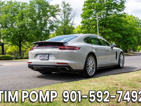 Used 2017 Porsche Panamera 4 w/ Premium Package AWD/4WD image 12