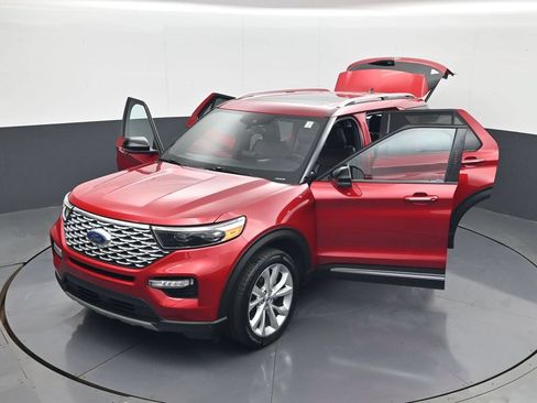 Used 2023 Ford Explorer Platinum w/ Premium Technology Package AWD/4WD image 31
