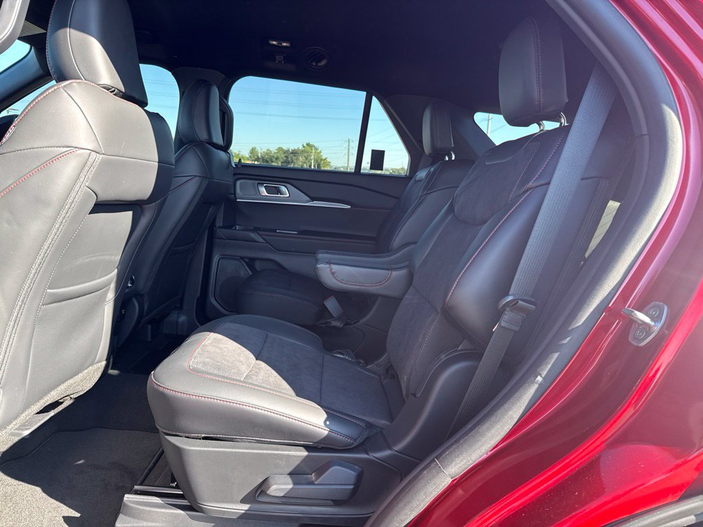 Used 2026 Ford Explorer ST RWD image 9