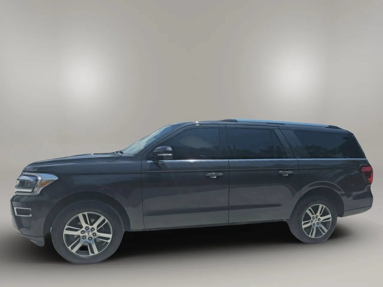 Used 2022 Ford Expedition Max Limited RWD image 2