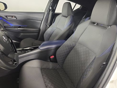 Used 2020 Toyota C-HR XLE FWD image 14