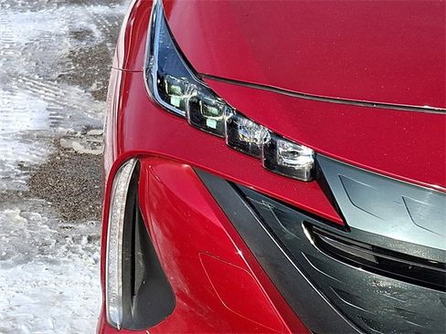Used 2021 Toyota Prius Prime XLE image 9
