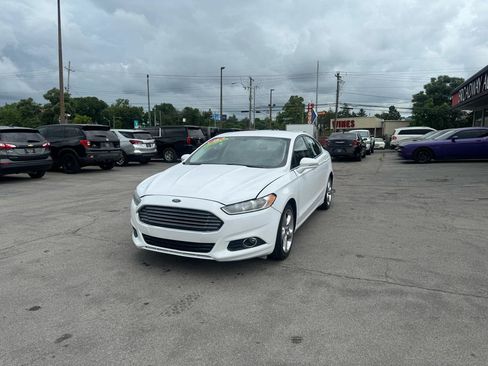 Used 2016 Ford Fusion SE FWD image 7