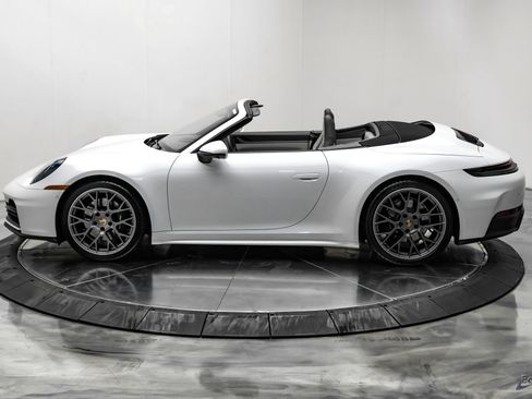 Used 2025 Porsche 911 Carrera RWD image 8