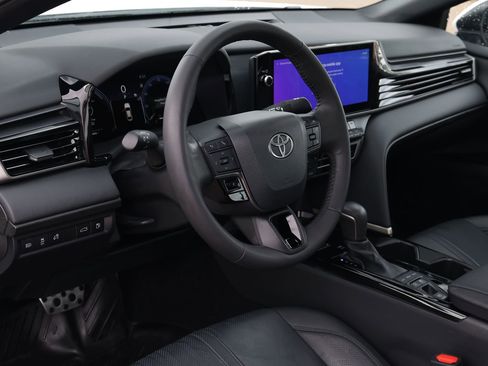 Used 2025 Toyota Camry XSE image 14