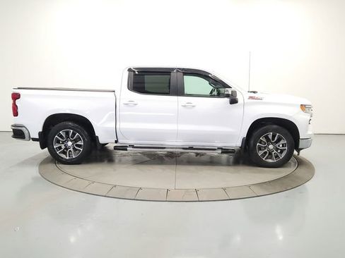 Used 2023 Chevrolet Silverado 1500 LT w/ Z71 Off-Road Package image 8