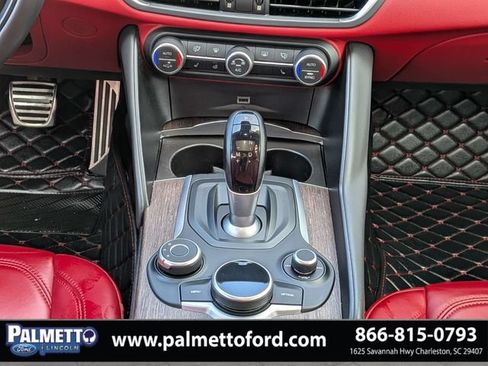 Used 2019 Alfa Romeo Giulia Ti w/ Quick Order Package 22X Lusso AWD/4WD image 17