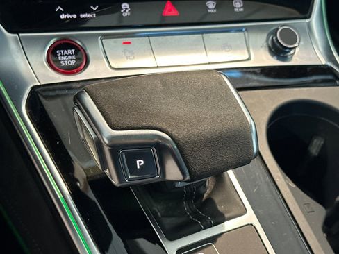 Used 2022 Audi RS 6 AWD/4WD image 21