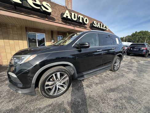 Used 2018 Honda Pilot Touring image 2