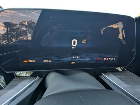 New 2026 Chevrolet Suburban Premier image 33