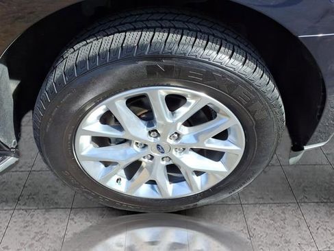 Used 2021 Ford Expedition XLT image 6