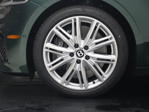 New 2026 Bentley Continental GTC AWD/4WD image 18