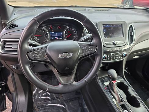 Used 2022 Chevrolet Equinox RS image 19