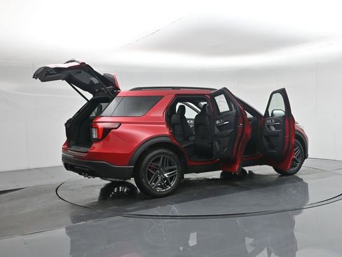 New 2026 Ford Explorer ST w/ Sun And Sound Package image 5