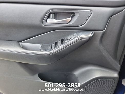Used 2024 Nissan Rogue SV AWD/4WD image 24