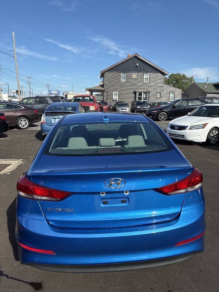 Used 2017 Hyundai Elantra SE FWD image 7