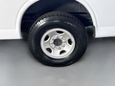 Used 2020 Chevrolet Express 2500 w/ Driver Convenience Package RWD image 33