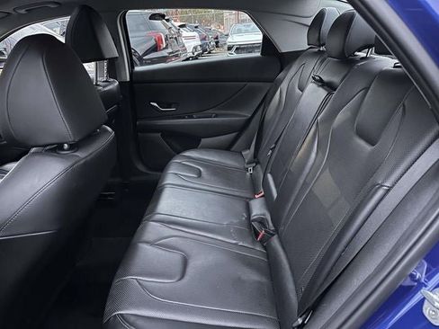 Used 2023 Hyundai Elantra Limited image 19