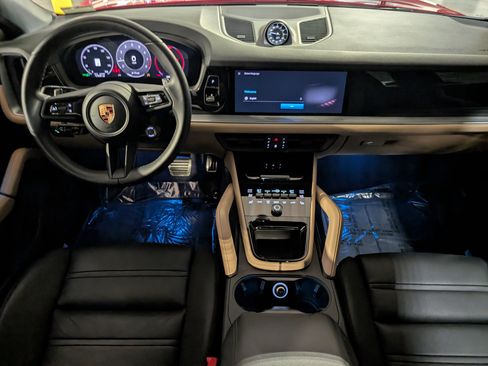 Certified 2024 Porsche Cayenne S AWD/4WD image 7