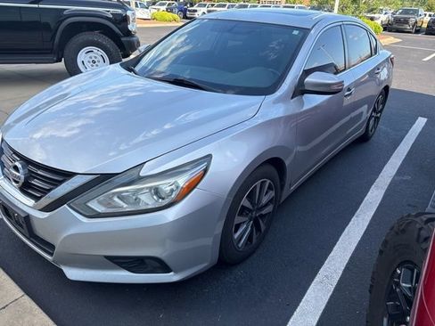 Used 2017 Nissan Altima 2.5 SL image 1