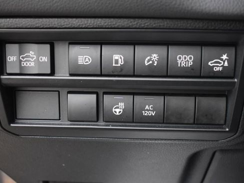 Used 2024 Toyota Tundra Limited AWD/4WD image 31
