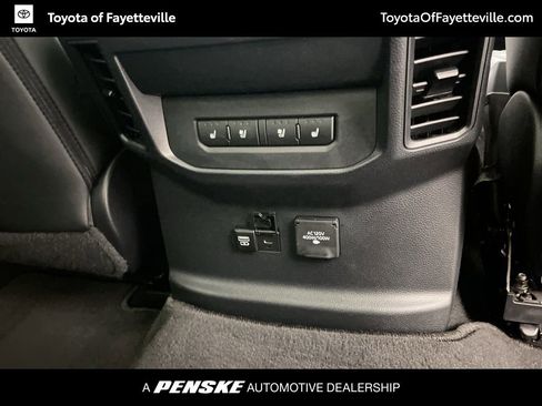 Used 2022 Toyota Tundra Platinum AWD/4WD image 10