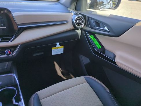 New 2026 Chevrolet Equinox ACTIV AWD/4WD image 16