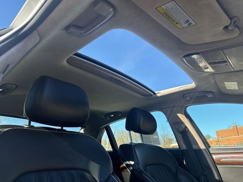 Used 2018 Genesis G90 3.3T Premium image 40