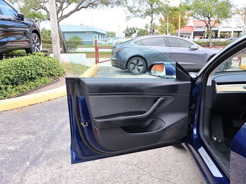 Used 2018 Tesla Model 3 Long Range image 22