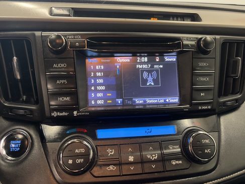 Used 2018 Toyota RAV4 XLE image 15