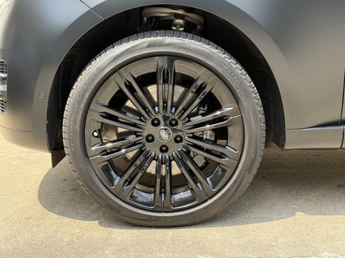 Used 2024 Land Rover Range Rover Autobiography AWD/4WD image 11