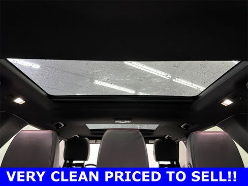 Used 2018 Land Rover Discovery HSE image 22