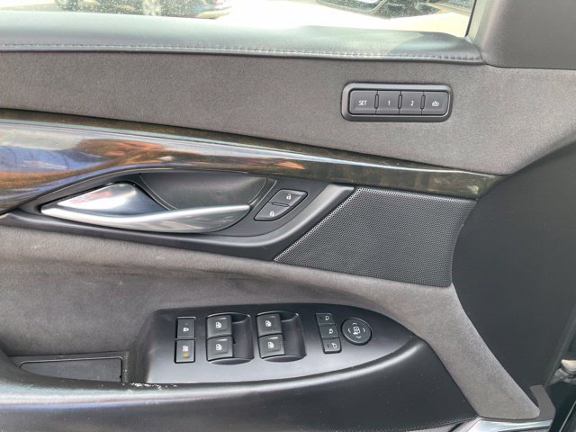 Used 2019 Cadillac Escalade Platinum AWD/4WD image 17