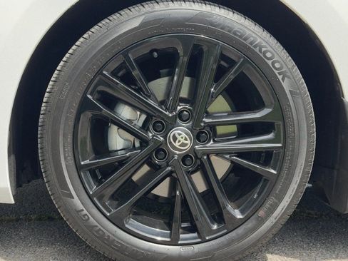 Used 2025 Toyota Camry SE w/ Convenience Package image 43