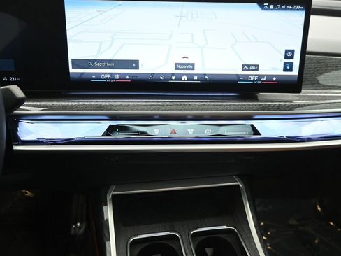 Used 2023 BMW i7 xDrive60 image 14