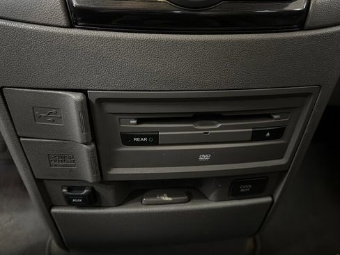 Used 2014 Honda Odyssey Touring Elite image 20