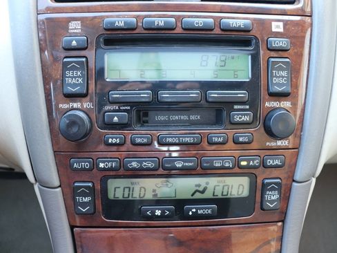 Used 2001 Toyota Avalon XLS FWD image 27