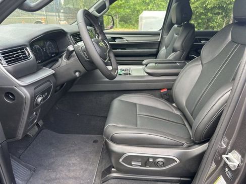 New 2026 Jeep Grand Wagoneer 4WD image 9