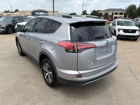 Used 2018 Toyota RAV4 XLE FWD image 7