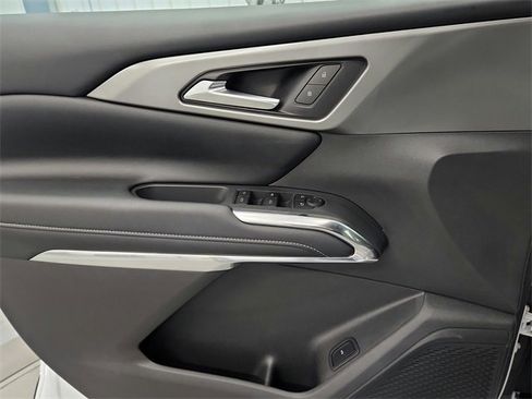 Used 2025 Chevrolet Traverse LT w/ LPO, Floor Liner Package image 27