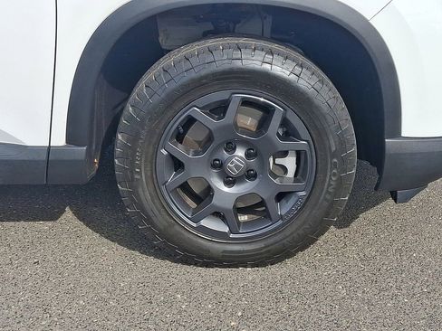 Used 2024 Honda Pilot TrailSport image 8