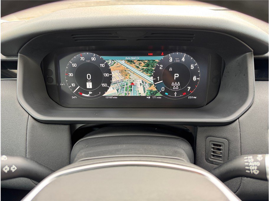 Used 2024 Land Rover Discovery S AWD/4WD image 18