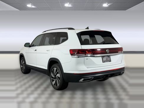 Used 2024 Volkswagen Atlas SE FWD image 3