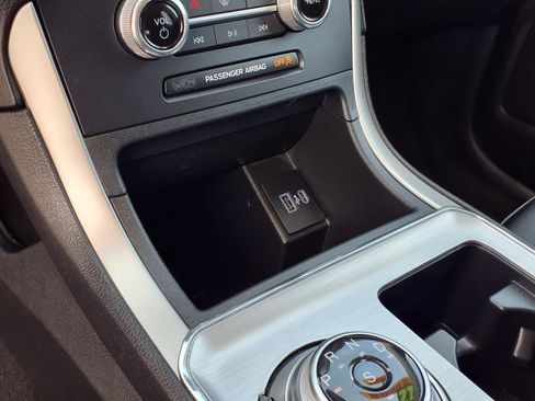 Used 2022 Ford Edge SEL w/ Convenience Package image 13