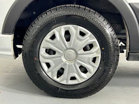 Used 2023 Ford Transit 350 XLT image 32