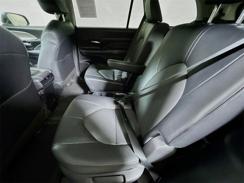 Certified 2024 Toyota Grand Highlander XLE image 22