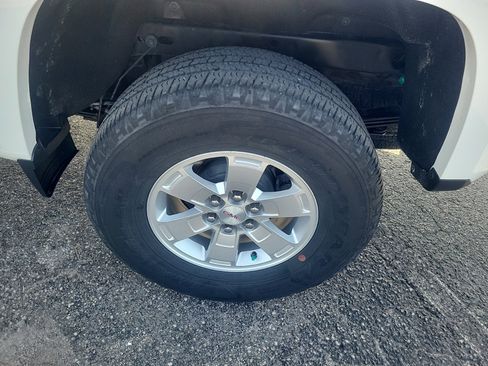 Used 2019 GMC Canyon 2WD Crew Cab w/ Convenience Package image 8