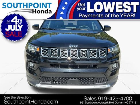 Used 2025 Jeep Compass Limited AWD/4WD image 2